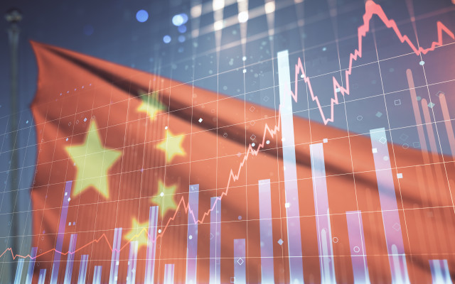 Veckratna osvetlitev vmesnika virtualnega abstraktnega financnega grafa na ozadju iz kitajske zastave