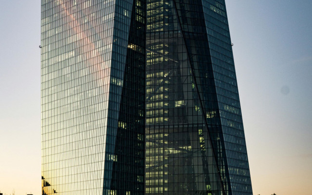 Stolpnica evropske centralne banke v Frankfurtu 6.5.2024