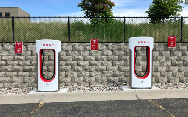 Tesline elektricne polnilnice 25.4.2025