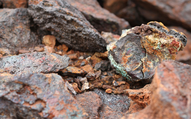 Slika rude z vsebnostvjo bakra kobalta in niklja iz rudnika Andover Australija 16.10.2023